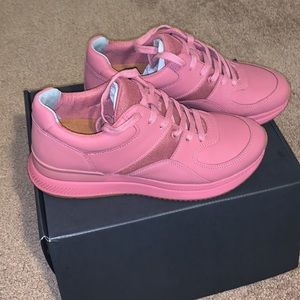 Brand New Everlane Leather Sneakers in hard to find Pink!!